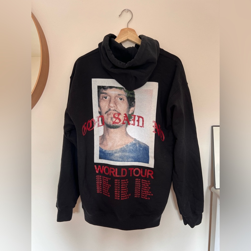 M Omar Apollo US tour sweatshirt